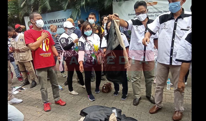  Kecewa BNPB Bagikan Masker ke Acara Rizieq, Puluhan Relawan Covid Mundur