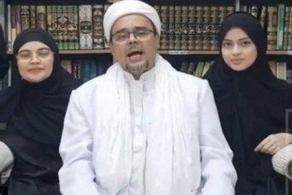  Rizieq Tinggalkan RS UMMI dan Kembali ke Petamburan Dikala Polemik Swab Test