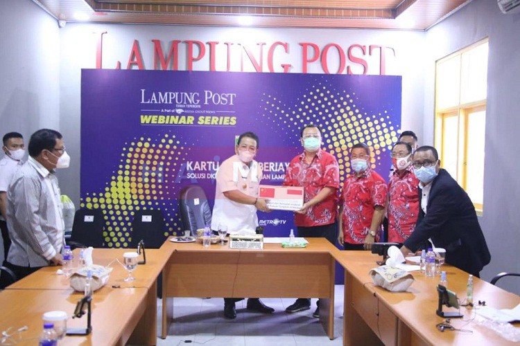  Gubernur Lampung Terima 500 paket Sembako dari Konsulat Jenderal Republik Rakyat Tiongkok