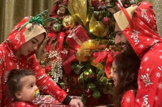  Ikut Rayakan Sukacita Mohamed Salah Ucapkan Selamat Natal dengan Gunakan Baju Khas Natal