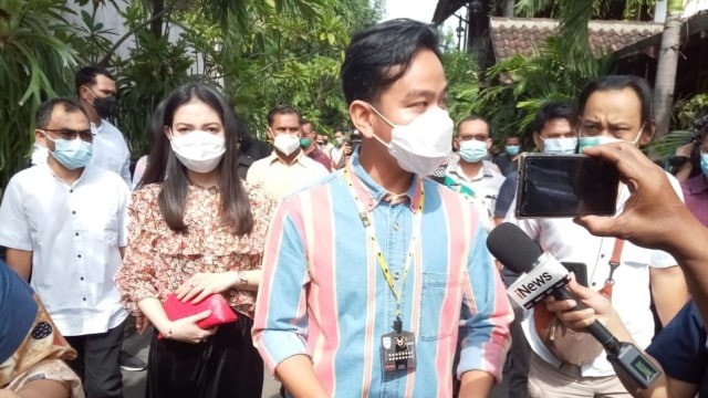  Putra Sulung Jokowi Coblos Ajak Istri dan Adiknya Kaesang