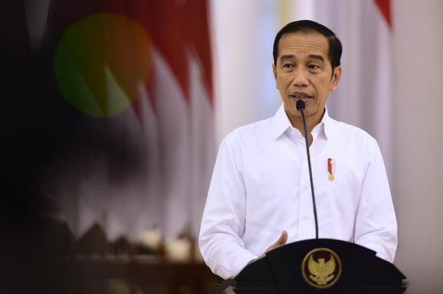  Jokowi: Saya Orang Pertama yang Akan Terima Vaksin