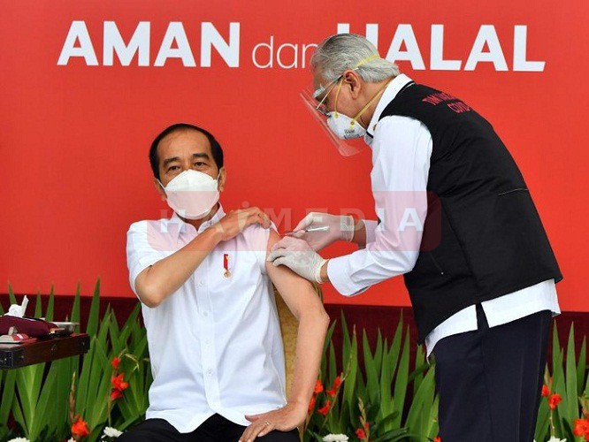  Presiden Jokowi Mengaku Tidak Merasakan Sakit Sama Sekali Saat Vaksin Covid-19