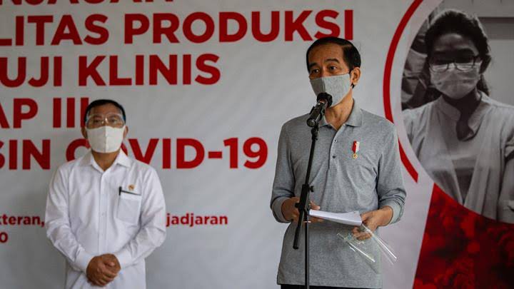  Jawab Kritik AA Gym, Presiden Jokowi Disuntik Pertama Vaksin China Sinovac