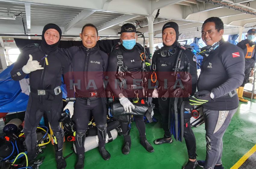 Tim Penyelam evakuasi korban Sriwijaya Air
