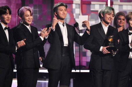 BTS saat menerima penghargaan Grammy Awards | Foto : IstimewaMandatory Credit: Photo by Rob Latour/REX/Shutterstock (10095018hk)
BTS
61st Annual Grammy Awards, Show, Los Angeles, USA – 10 Feb 2019