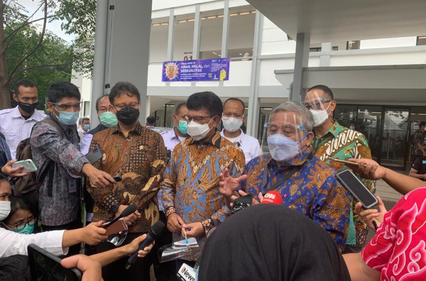 Menteri Kesehatan RI Budi Gunadi Sadikin, Menteri Informasi dan Informatika RI Johnny G.Plate, Ketua Dewan Pers Mohammad Nuh, dan Ketua Umum Persatuan Wartawan Indonesia (PWI) Pusat yang juga penanggung jawab Hari Pers Nasional 2021 Atal S.Depari.