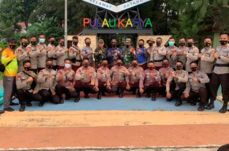 Danramil 04/KS, Mayor Inf Ali Anwar Faola menghadiri acara pembukaan Latihan Selam Dit Polair Korpolairud Baharkam Polri di Pulau Karya Kelurahan Pulau Panggang Kecamatan Kepulauan Seribu Utara, Jumat (19/03/21).