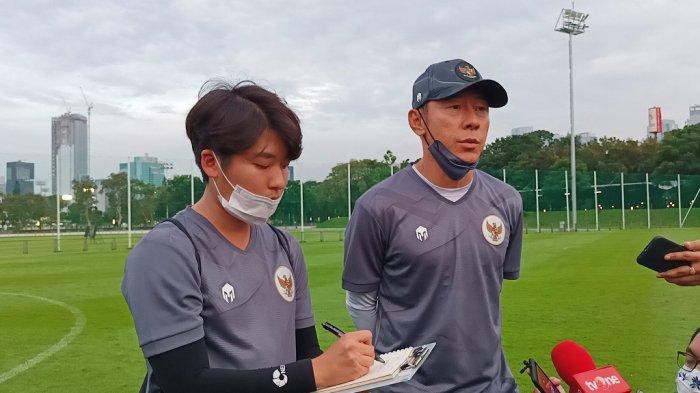  Shin Tae-yong Pelatih Timnas Indonesia Santai Meski Belum di Vaksin Covid- 19