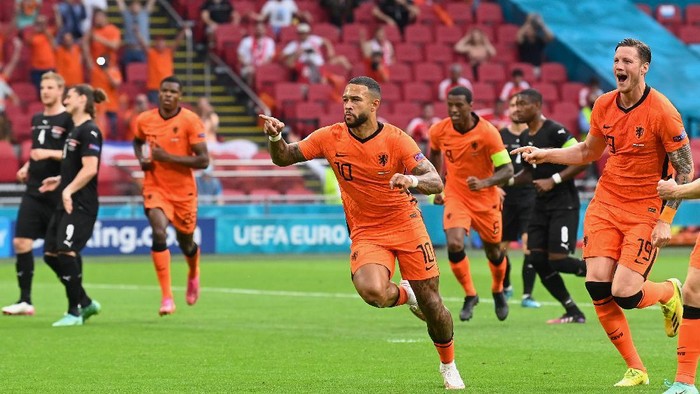  Memphis Depay dan Denzel Dumfries Bawa Belanda ke 16 besar Euro 2020