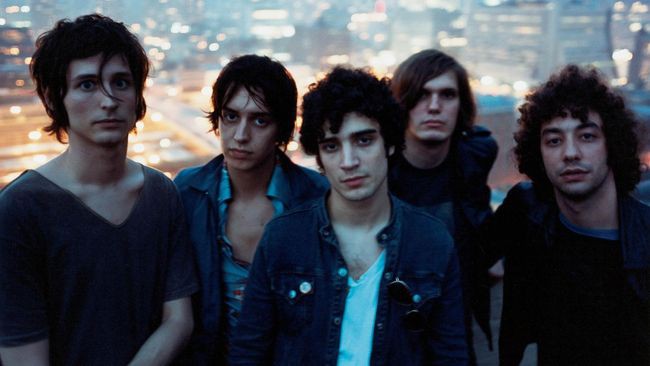  The Strokes Siap Helat Konser Dalam Ruangan dengan Kapasitas Penuh