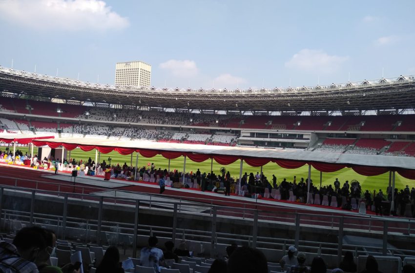  Penuhi Target 1 Juta Vaksin Stadion Gelora Bung Karno Dipenuhi Masyarakat yang Hendak Vaksin