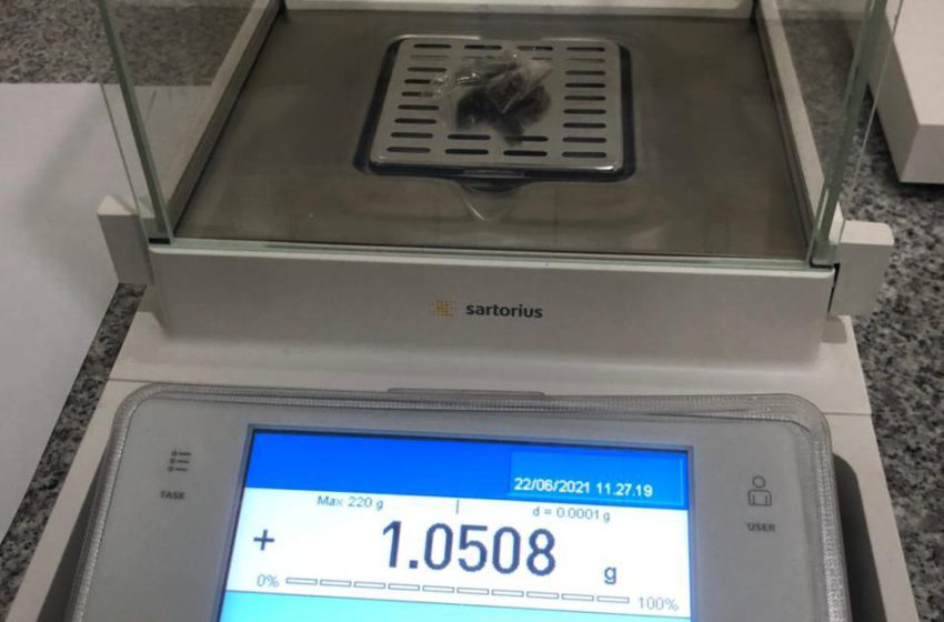 Dua bungkus ganja seberat 1,0508 gram