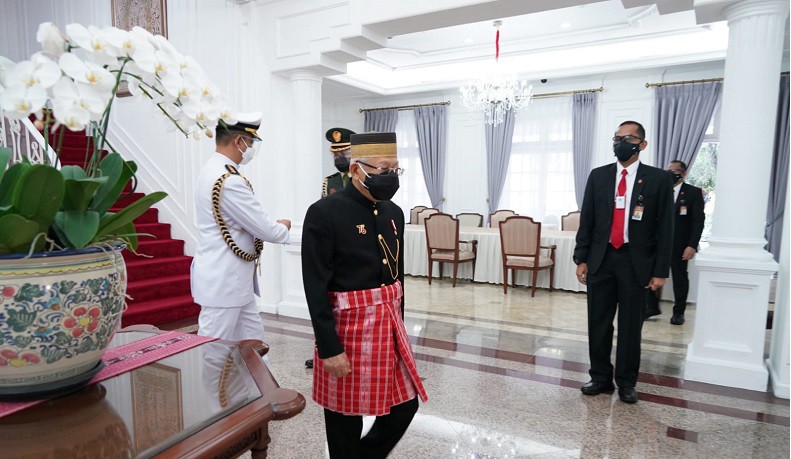  Alasan  Filosofis Wapres Kenakan Baju Adat Suku Mandar Saat Dampingi Presiden Jokowi di Sidang Tahunan MPR
