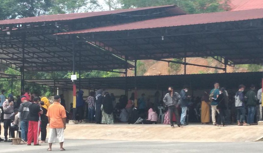 Satuan Brimob (Satbrimob) Polda Kepri menggelar vaksinasi massal untuk masyarakat umum di Aula Detasemen Gegana pada, dimulai sejak Rabu (8/9/2021) pagi.