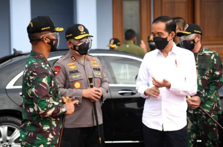 Presiden Joko Widodo bertolak menuju Provinsi Lampung untuk melakukan kunjungan kerja dari Pangkalan TNI AU Halim Perdanakusuma, Jakarta, pada Kamis, 2 September 2021. Foto: BPMI Setpres/Lukas